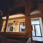 Epicurian Apartment *