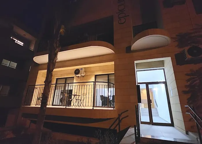 Epicurian Apartment *